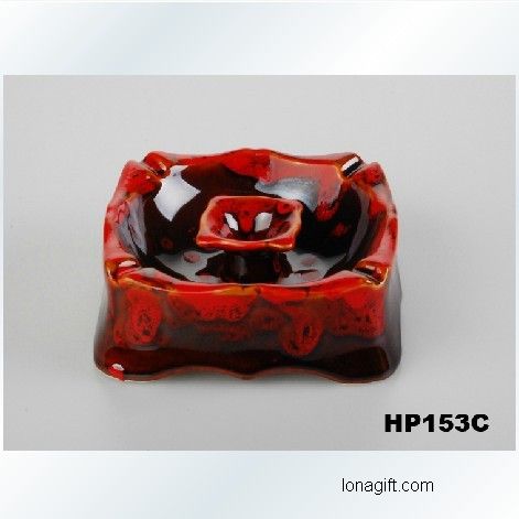 紅色釉陶瓷煙灰缸